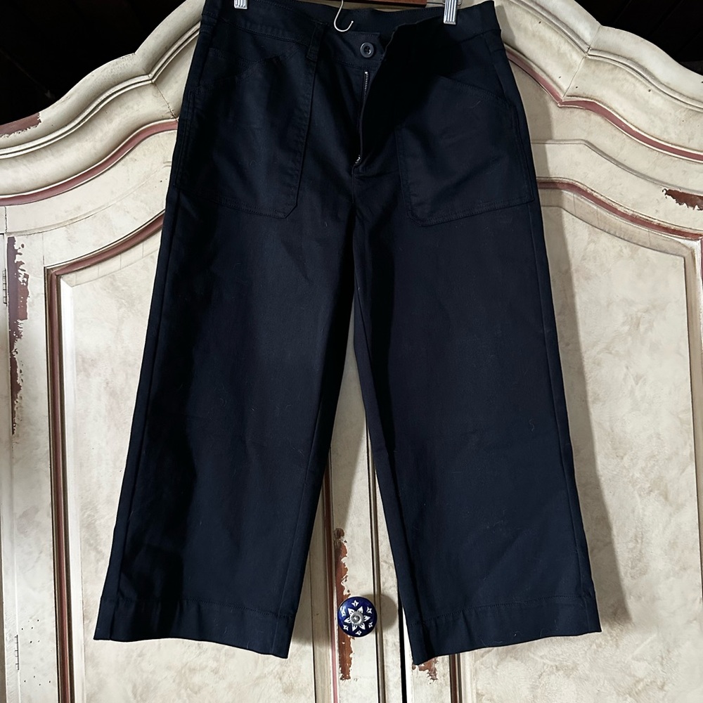 Chico’s Black Wide-Leg Cropped Pants